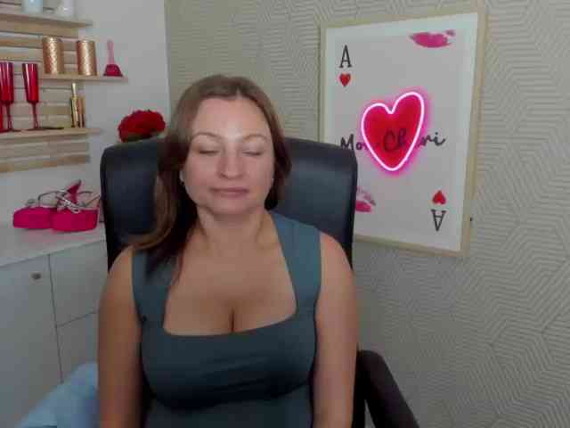 angelaLove13 webcam