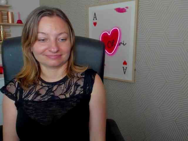 angelaLove13 webcam