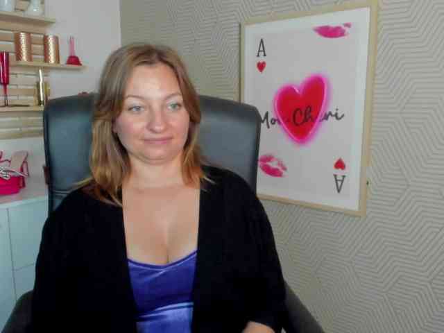 angelaLove13 webcam