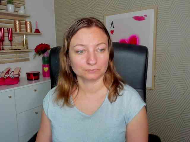 angelaLove13 webcam