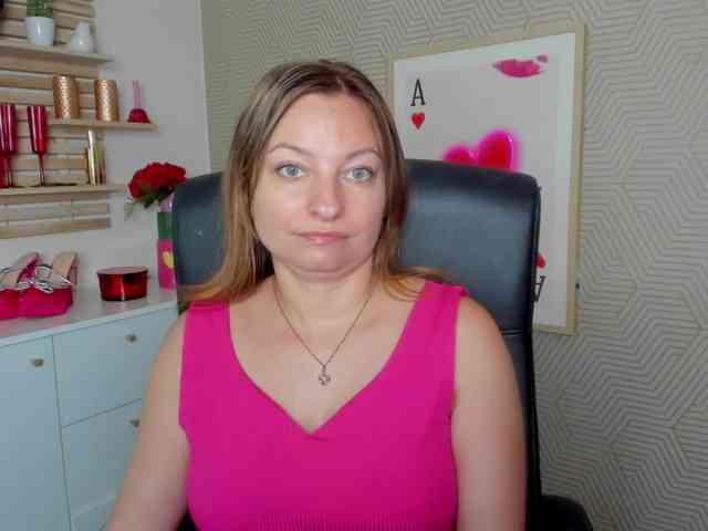 angelaLove13 webcam