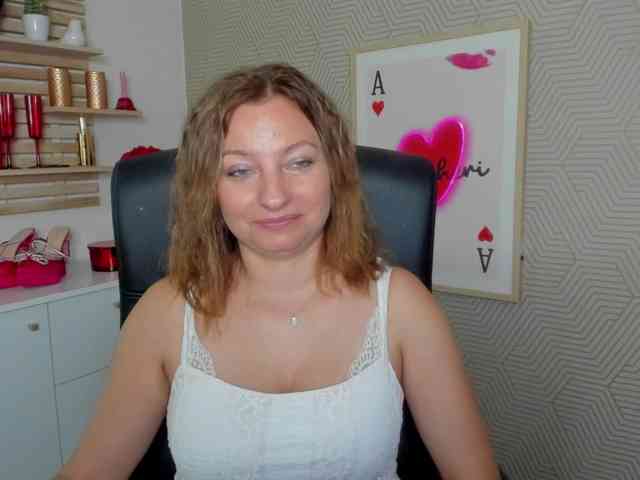 angelaLove13 webcam