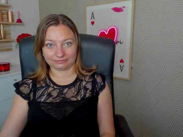 angelaLove13 webcam