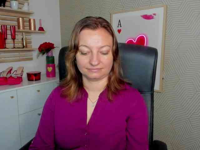 angelaLove13 webcam