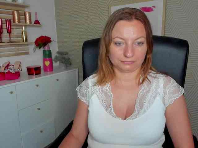 angelaLove13 webcam