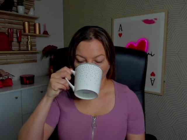 angelaLove13 webcam