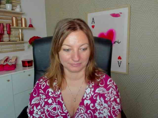 angelaLove13 webcam