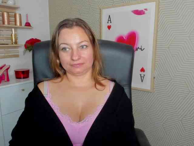 Model: angelaLove13