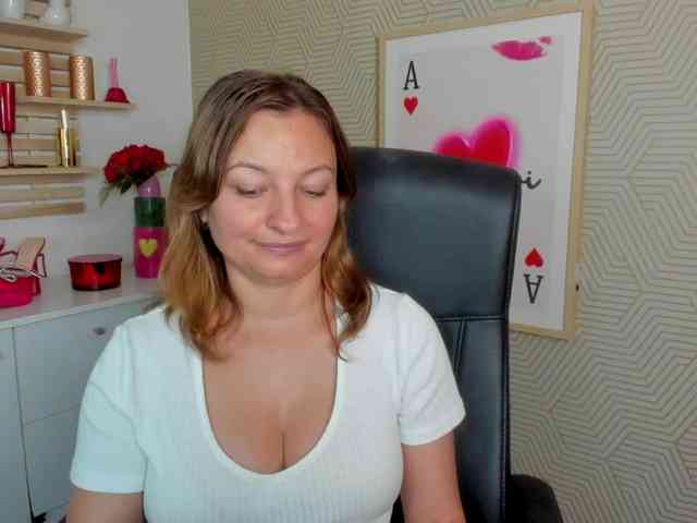 angelaLove13 webcam