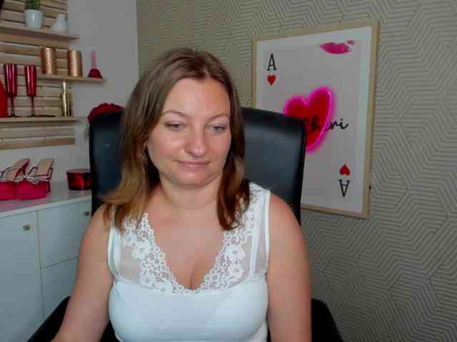 angelaLove13 webcam