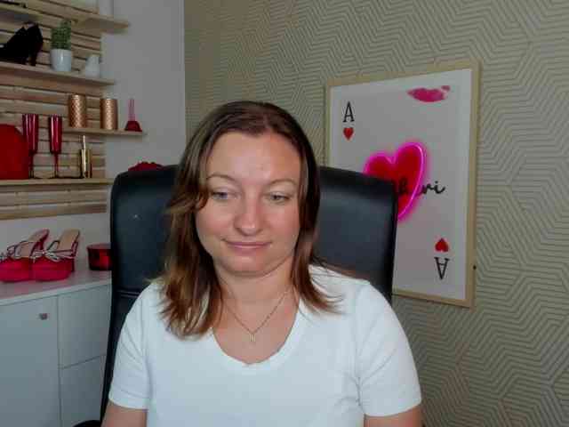 angelaLove13 webcam