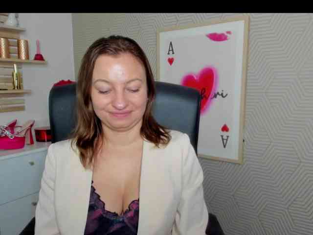 angelaLove13 webcam