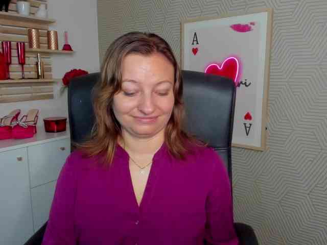 angelaLove13 webcam