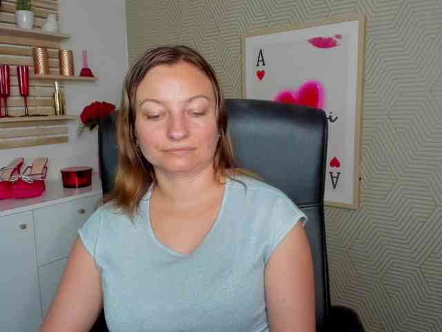 angelaLove13 webcam