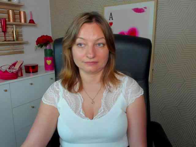 angelaLove13 webcam