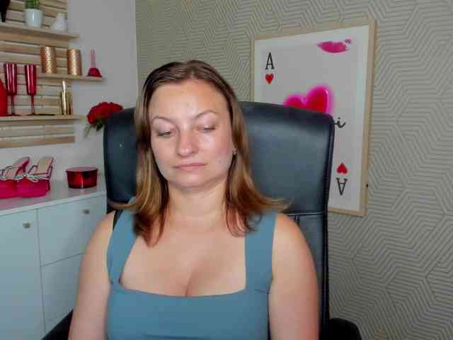 angelaLove13 webcam