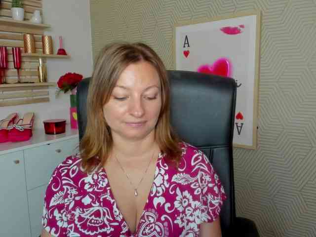 angelaLove13 webcam