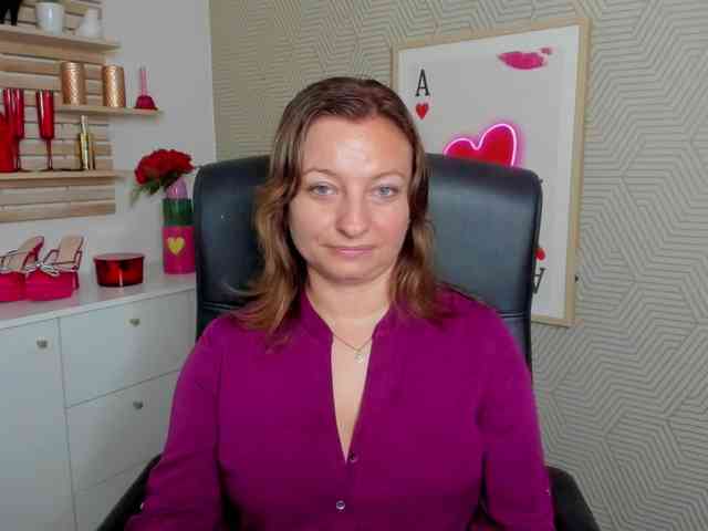 angelaLove13 webcam
