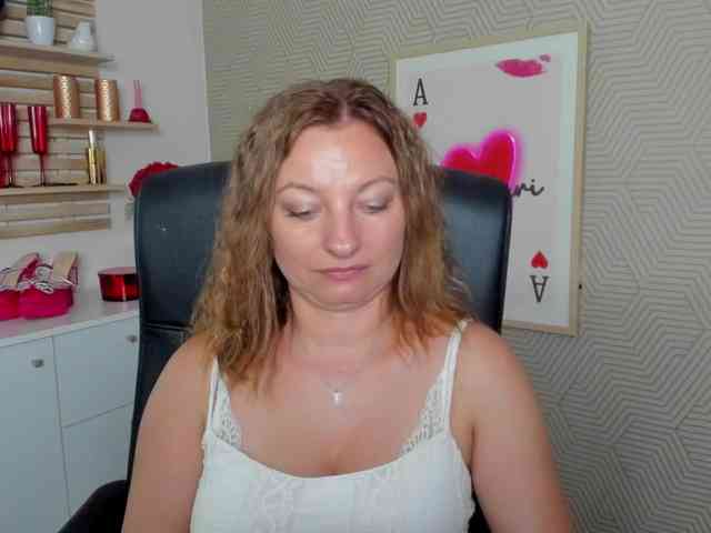 angelaLove13 webcam