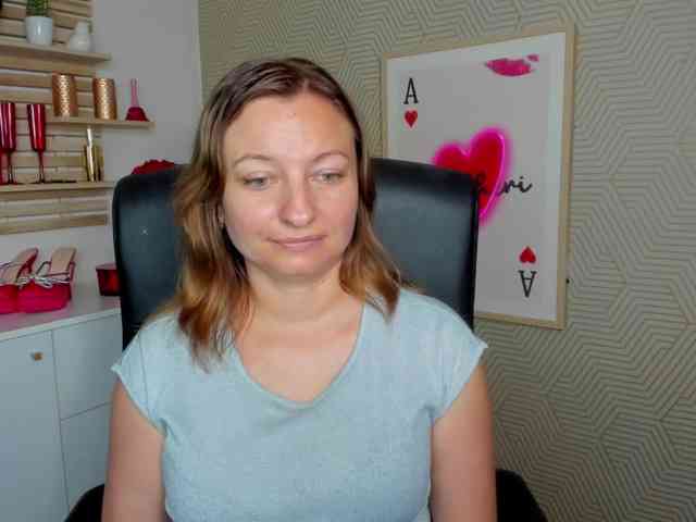 angelaLove13 webcam