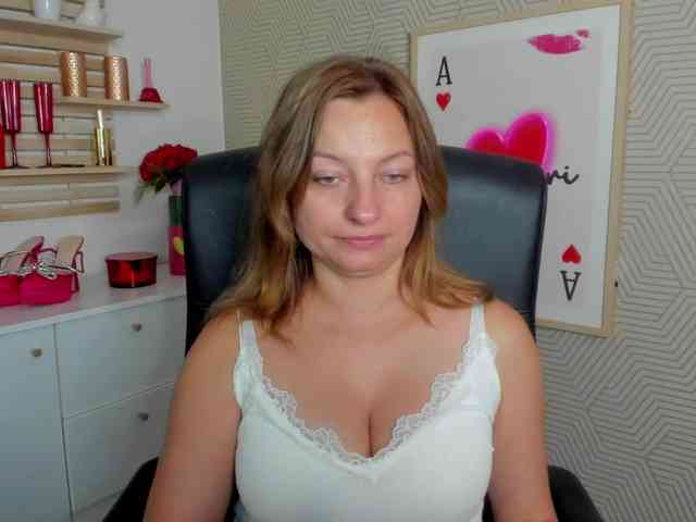 angelaLove13 webcam