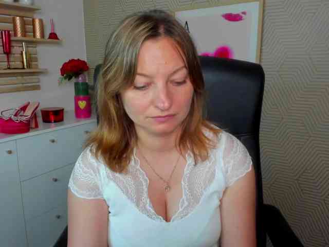 angelaLove13 webcam