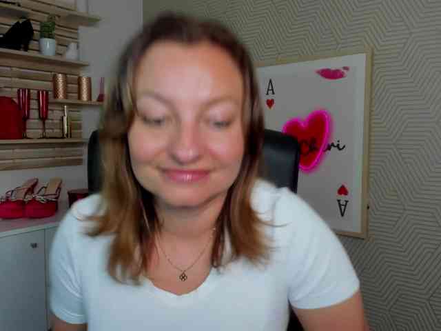 angelaLove13 webcam