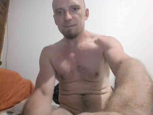 Greatfeelig Live Webcam on BongaCams