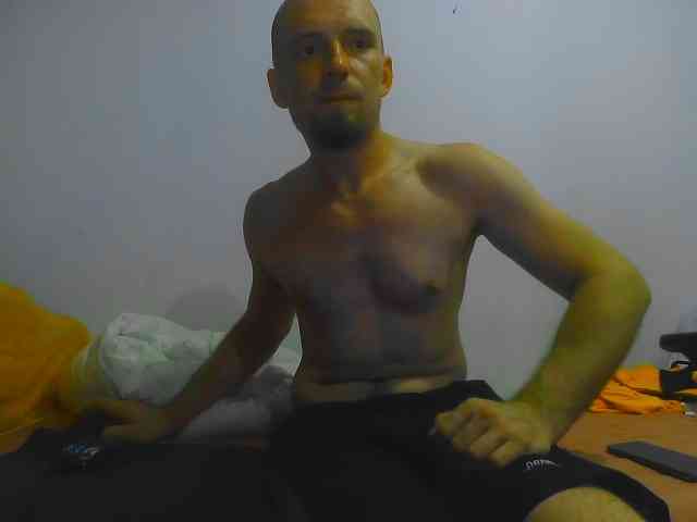 Greatfeelig Live Webcam on BongaCams