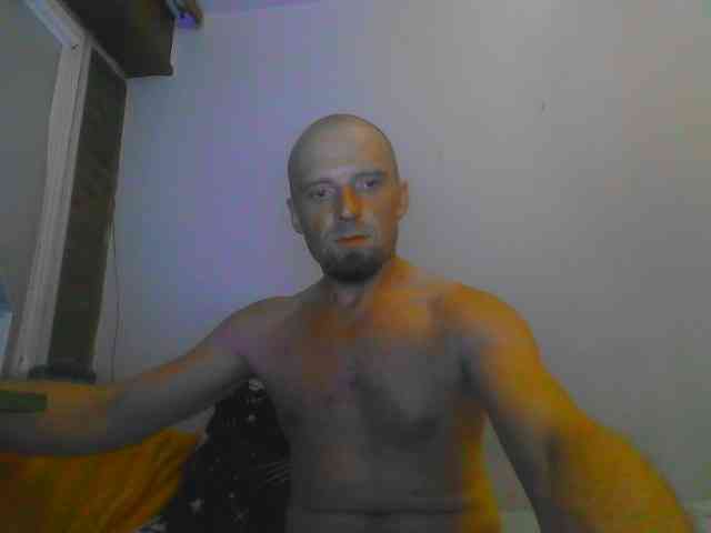 Greatfeelig Live Webcam on BongaCams