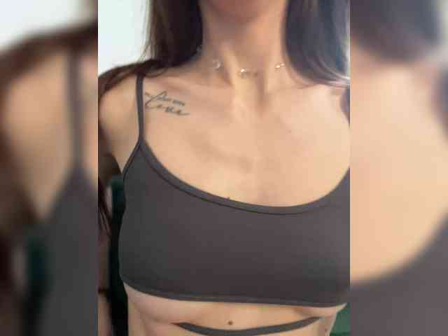 Jannicat Live Webcam on BongaCams
