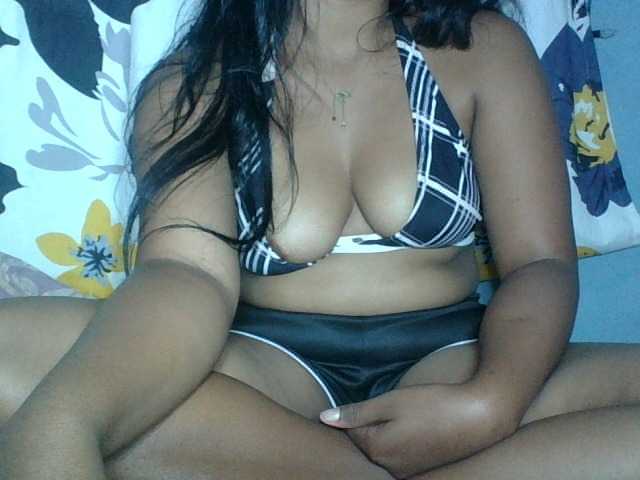 Miarizou live cam on BongaCams