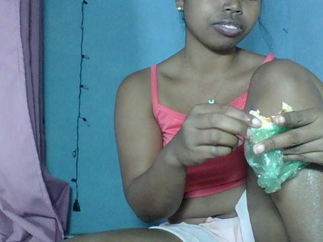 Miarizou live webcam show