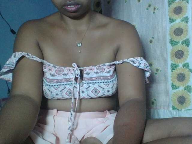 Miarizou live cam on BongaCams
