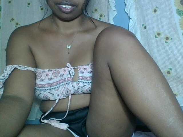 Miarizou live cam on BongaCams