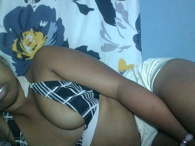 Miarizou live cam on BongaCams