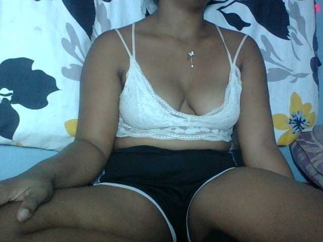 Miarizou live cam on BongaCams