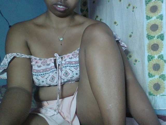 Miarizou live cam on BongaCams