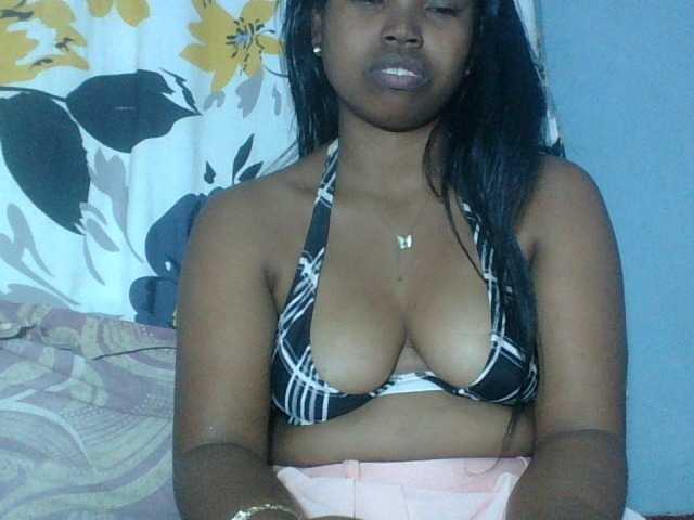 Miarizou live cam on BongaCams