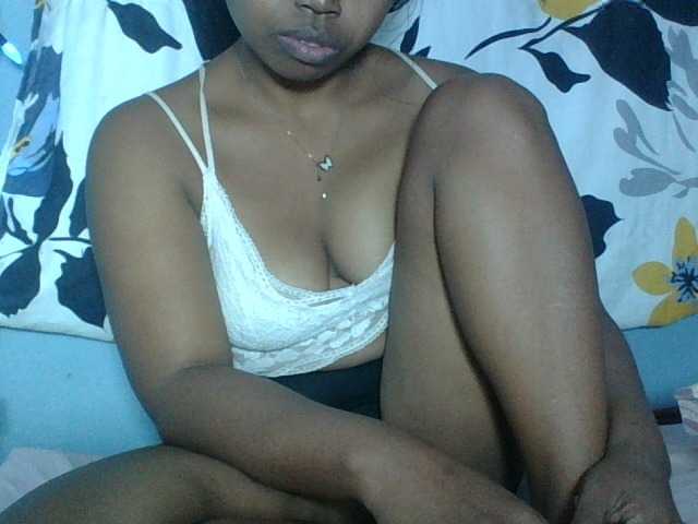 Miarizou live cam on BongaCams