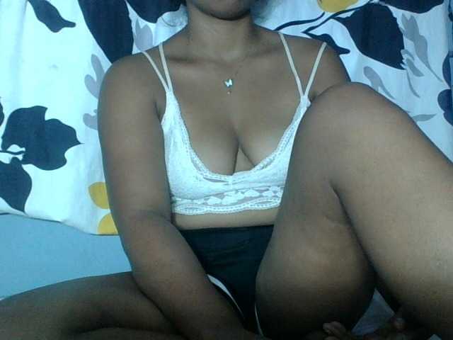 Miarizou live cam on BongaCams