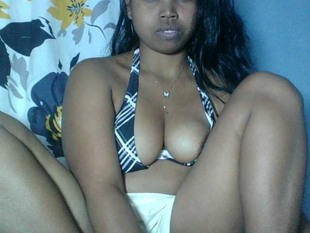 Miarizou live cam on BongaCams