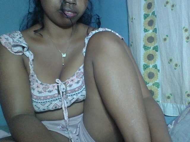 Miarizou live cam on BongaCams