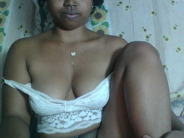 Miarizou live cam on BongaCams