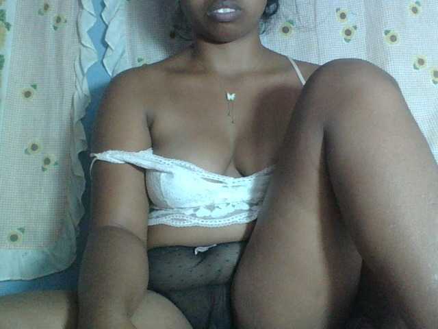 Miarizou live cam on BongaCams