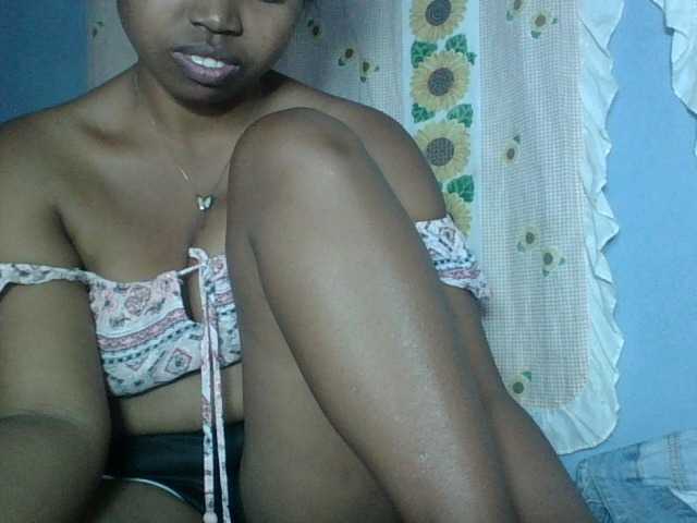 Miarizou live cam on BongaCams