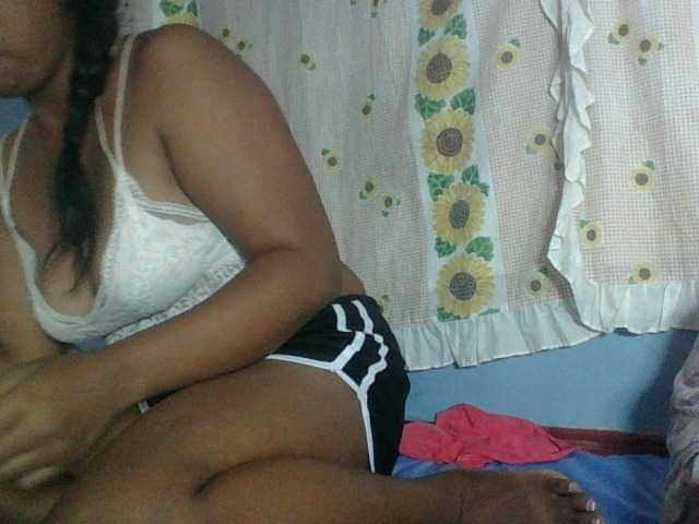 Miarizou live cam on BongaCams