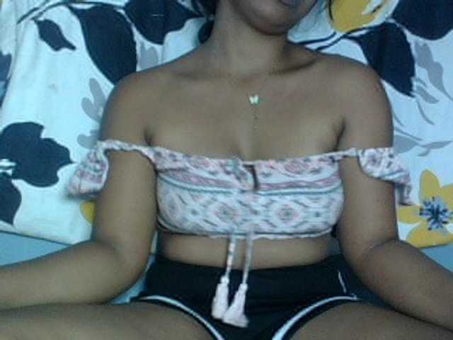 Miarizou live cam on BongaCams