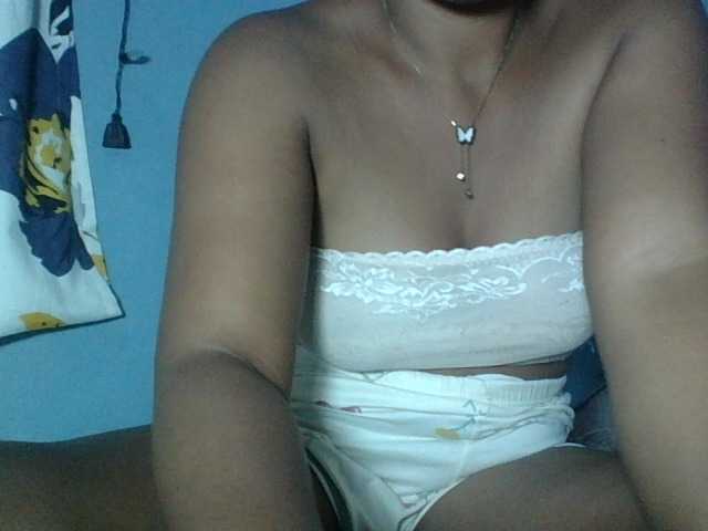 Miarizou live cam on BongaCams