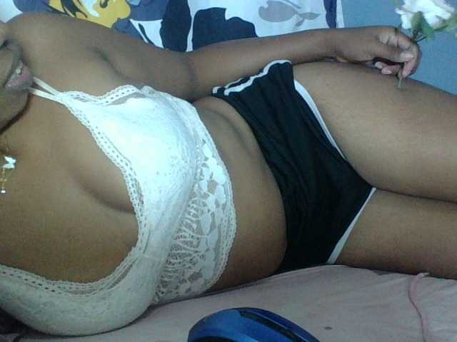 Miarizou live cam on BongaCams